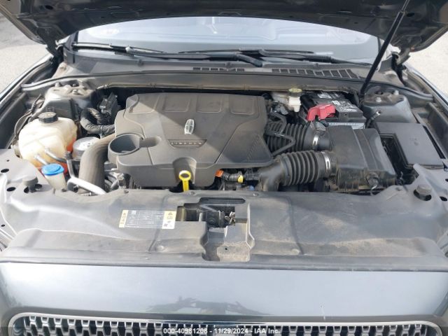 1LN6L9NC2K5612906 Lincoln Continental Reserve