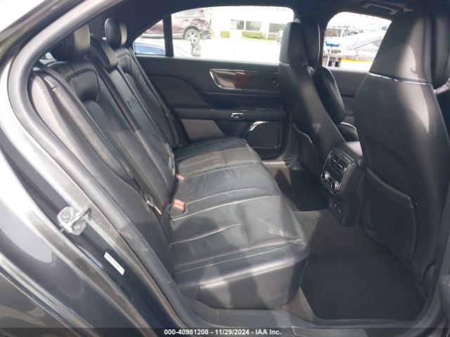 1LN6L9NC2K5612906 Lincoln Continental Reserve