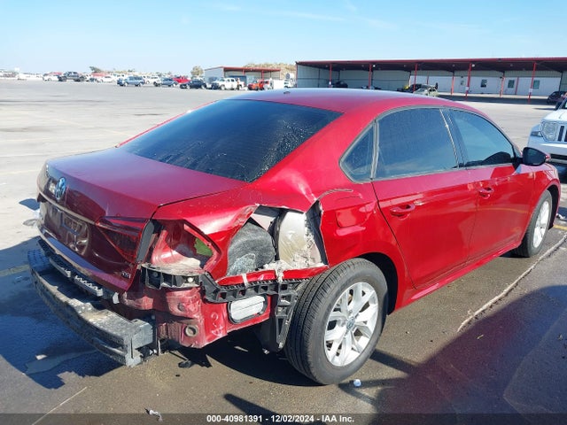 1VWAA7A33JC045577 Volkswagen Passat 2.0t R-line/2.0t S