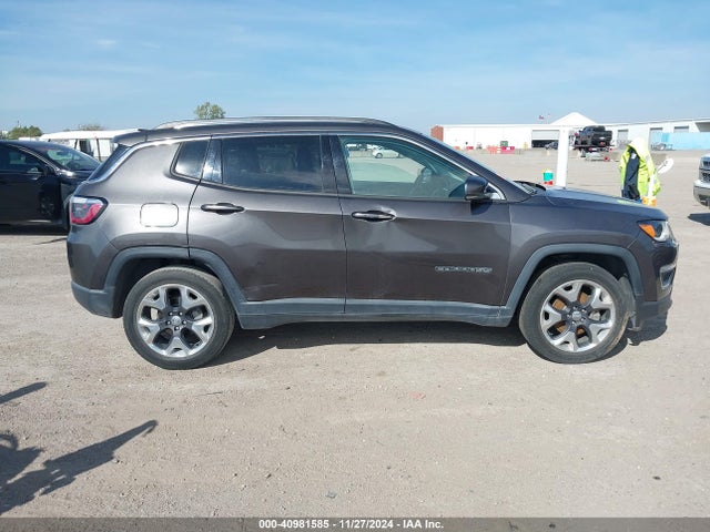 3C4NJCCB0JT358298 Jeep Compass Limited Fwd