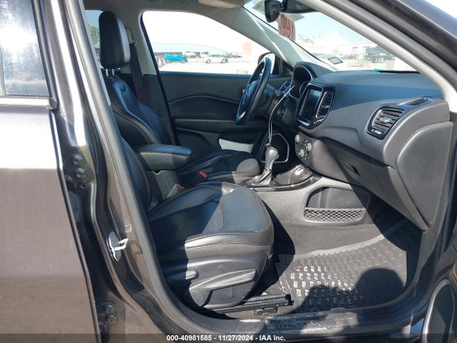 3C4NJCCB0JT358298 Jeep Compass Limited Fwd