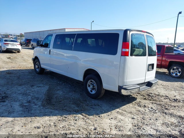 1GAZGPFP6L1268235 Chevrolet Express Passenger Rwd 3500 Extended Wheelbase Lt