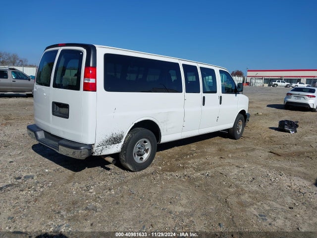 1GAZGPFP6L1268235 Chevrolet Express Passenger Rwd 3500 Extended Wheelbase Lt