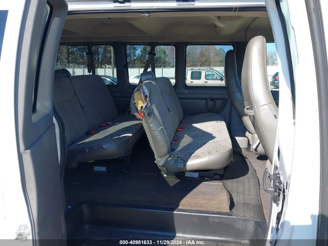 1GAZGPFP6L1268235 Chevrolet Express Passenger Rwd 3500 Extended Wheelbase Lt