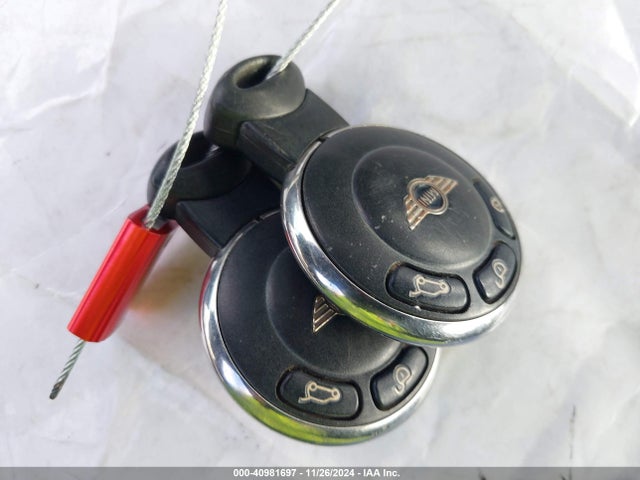 2011 MINI COOPER WMWSU3C50BT097334 Photo 10