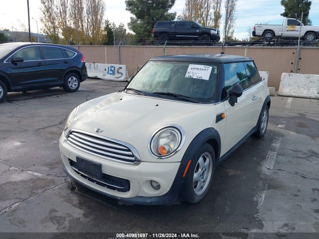 2011 MINI COOPER WMWSU3C50BT097334 Photo 5