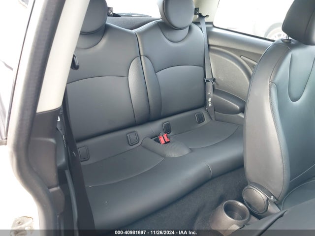 2011 MINI COOPER WMWSU3C50BT097334 Photo 7