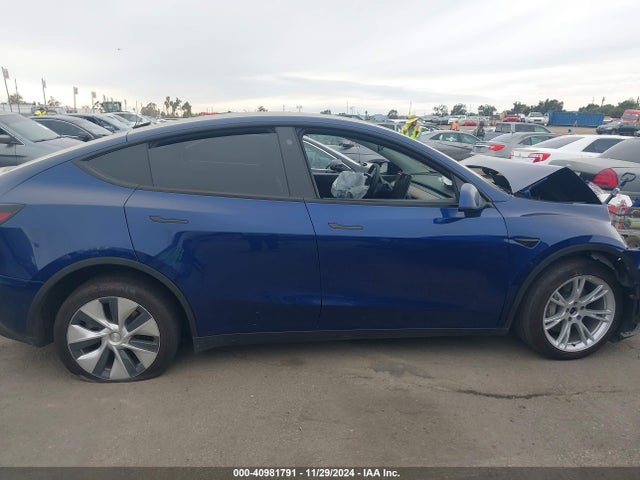 7SAYGDEE0NF439009 Tesla Model Y Long Range Dual Motor All-wheel Drive