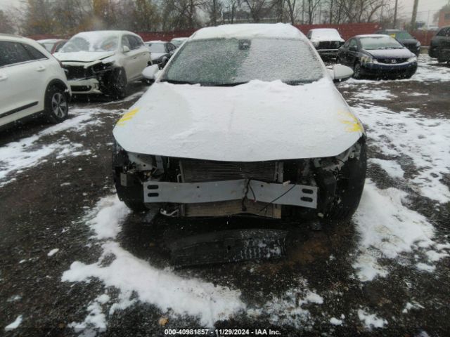 W04GV8SXXK1022684 Buick Regal Tourx Awd Essence