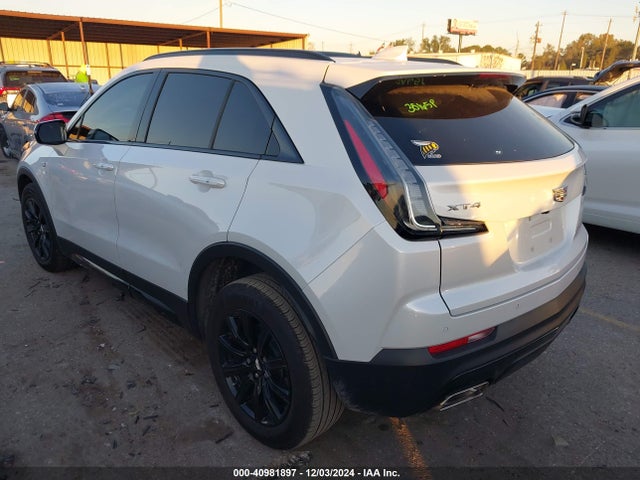 2023 CADILLAC XT4 1GYFZER40PF118859 Photo 2