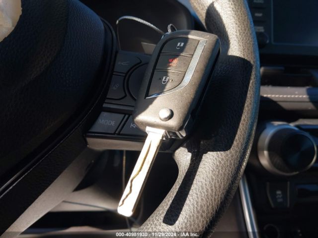 JTMH1RFV8KD006857 Toyota RAV4 LE