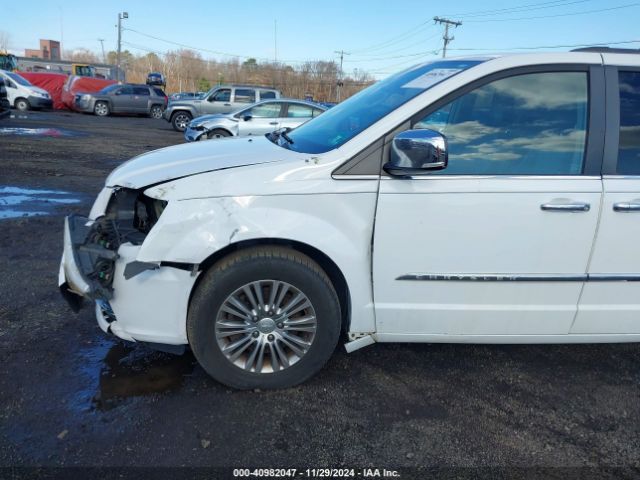 2C4RC1CG9ER143975 Chrysler Town & Country Touring-l