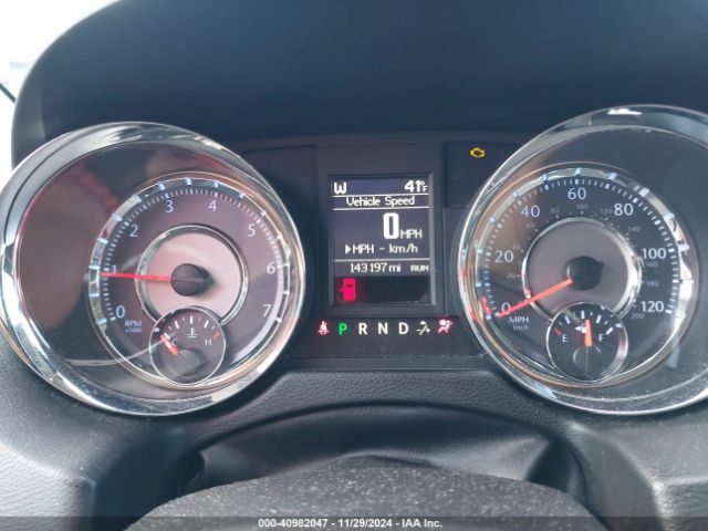 2C4RC1CG9ER143975 Chrysler Town & Country Touring-l