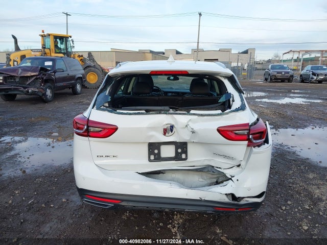 W04GV8SX7J1088477 Buick Regal Tourx Essence
