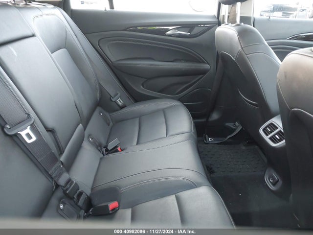 W04GV8SX7J1088477 Buick Regal Tourx Essence
