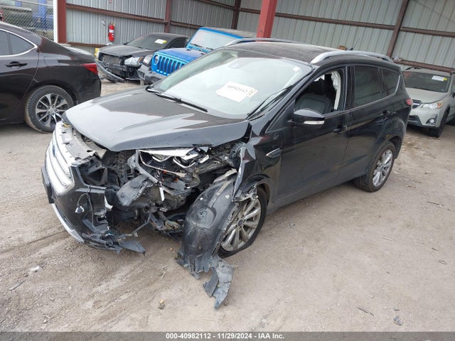 Ford Escape Titanium 2018 1FMCU9J98JUA28380 Image 2