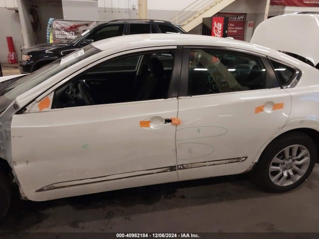 Nissan Altima 2.5 S 2014 1N4AL3AP8EC319893 Image 17