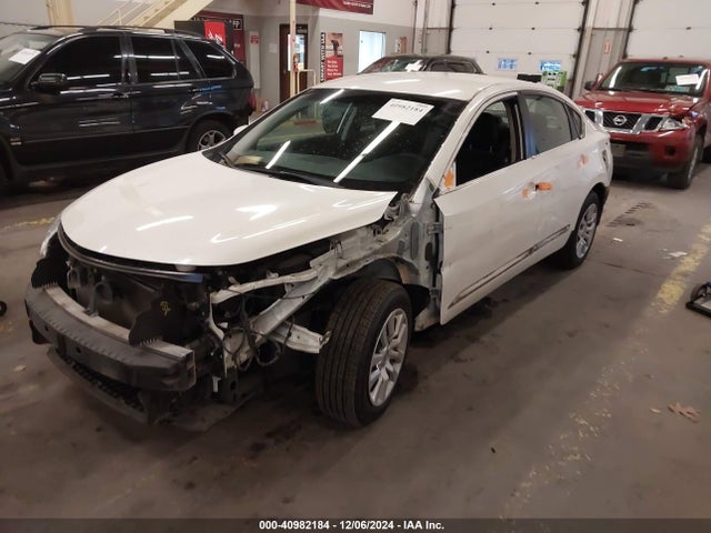Nissan Altima 2.5 S 2014 1N4AL3AP8EC319893 Image 2