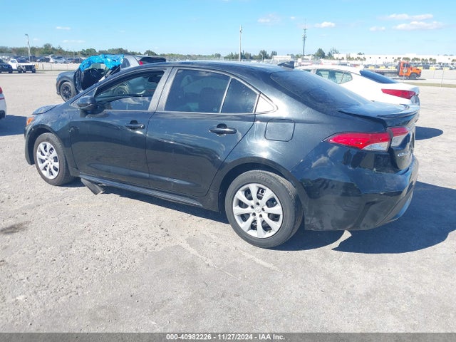 Toyota COROLLA LE 2021 5YFEPMAE8MP149545 Image 3