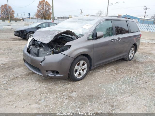 5TDKK3DC0FS680156 Toyota Sienna Le 8 Passenger