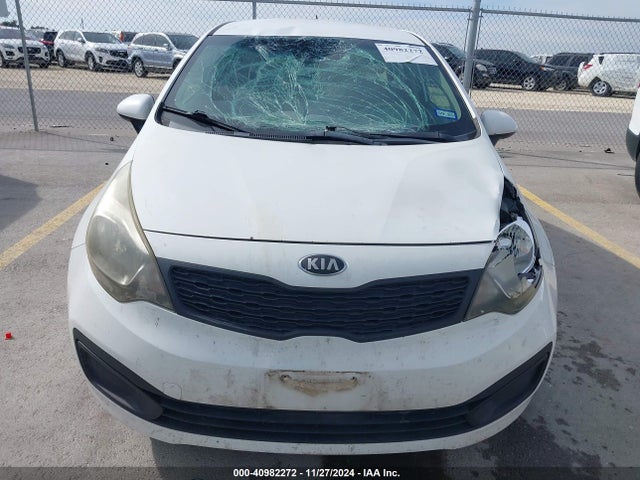 KNADM4A30F6444083 KIA RIO LX