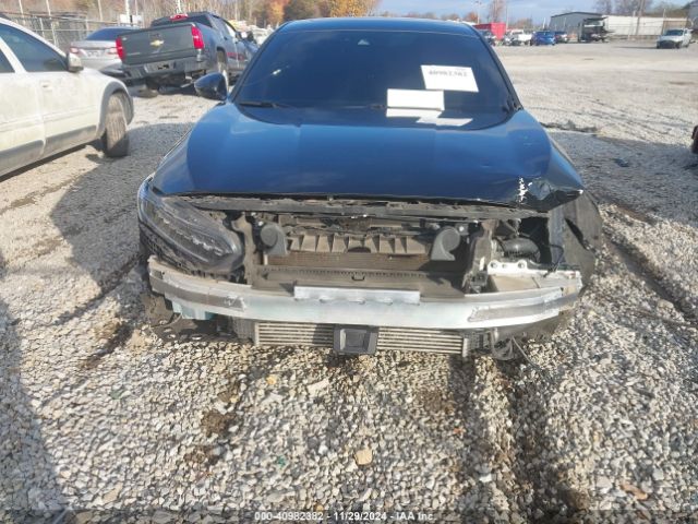 1HGCV1F92JA151963 Honda Accord Touring