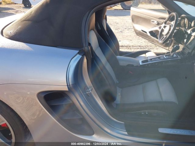 WP0CB2A80JS228268 Porsche 718 Boxster S