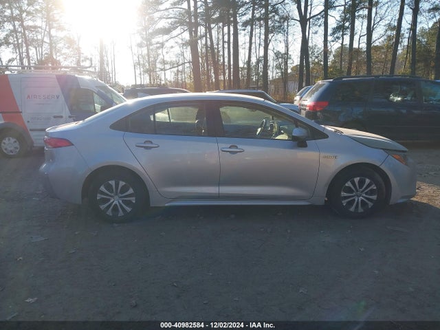 Toyota Corolla Hybrid Le 2021 JTDEAMDE2MJ003319 Image 13
