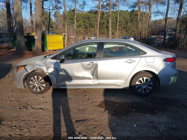 Toyota Corolla Hybrid Le 2021 JTDEAMDE2MJ003319 Image 14