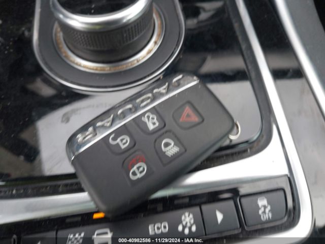 SAJBD4BV6HCY44052 Jaguar Xf 35t Premium