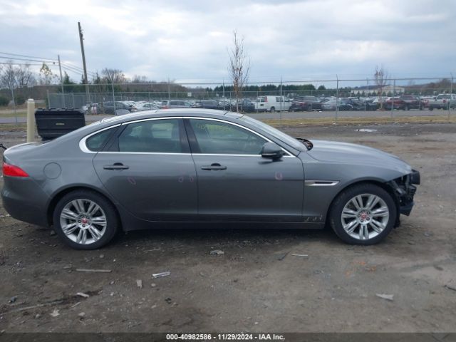 SAJBD4BV6HCY44052 Jaguar Xf 35t Premium