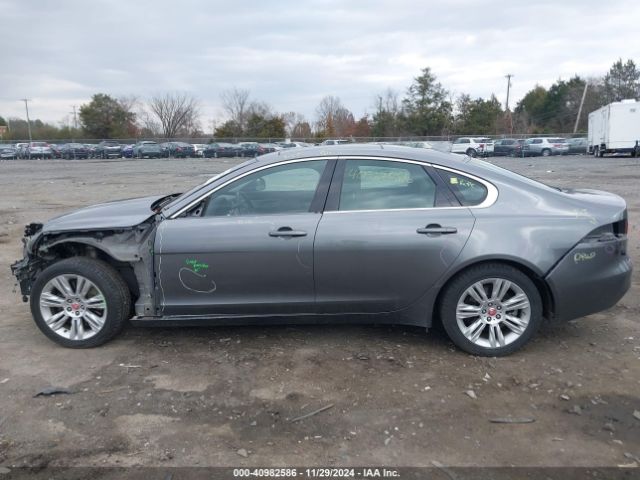 SAJBD4BV6HCY44052 Jaguar Xf 35t Premium
