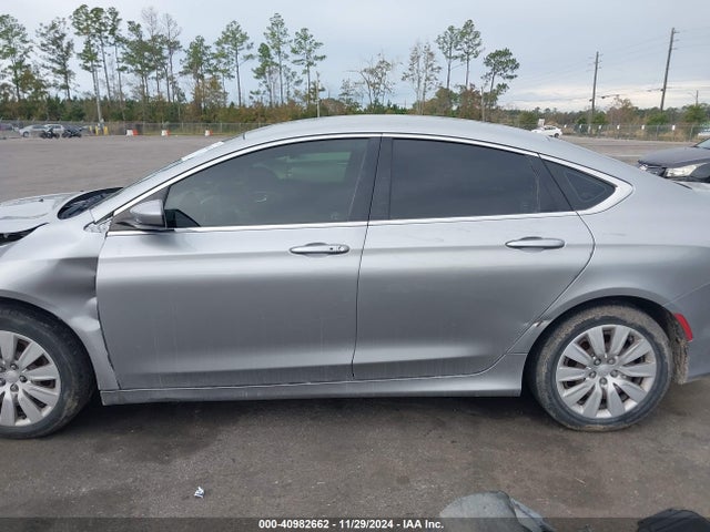 Chrysler 200 LX 2015 1C3CCCFBXFN567783 Image 13