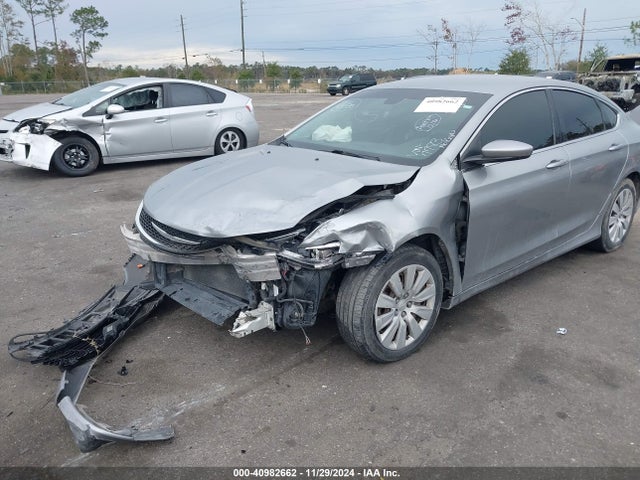 1C3CCCFBXFN567783 Chrysler 200 LX