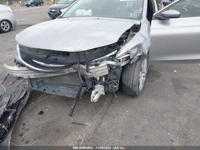 1C3CCCFBXFN567783 Chrysler 200 LX