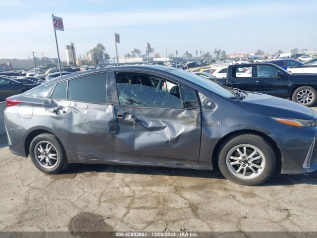 JTDKARFP7H3063850 Toyota Prius Prime Premium