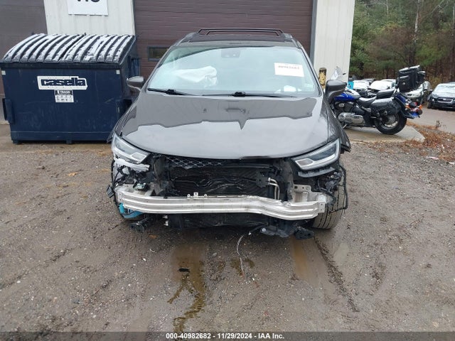 2C4RC1BG9NR118074 Chrysler Pacifica Touring L