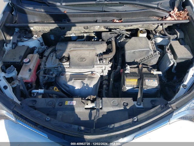 Toyota RAV4 LE 2018 JTMBFREV9JJ259615 Image 10