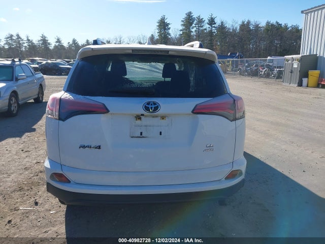Toyota RAV4 LE 2018 JTMBFREV9JJ259615 Image 16