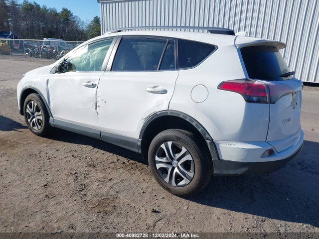 Toyota RAV4 LE 2018 JTMBFREV9JJ259615 Image 3