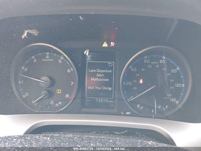 Toyota RAV4 LE 2018 JTMBFREV9JJ259615 Image 7