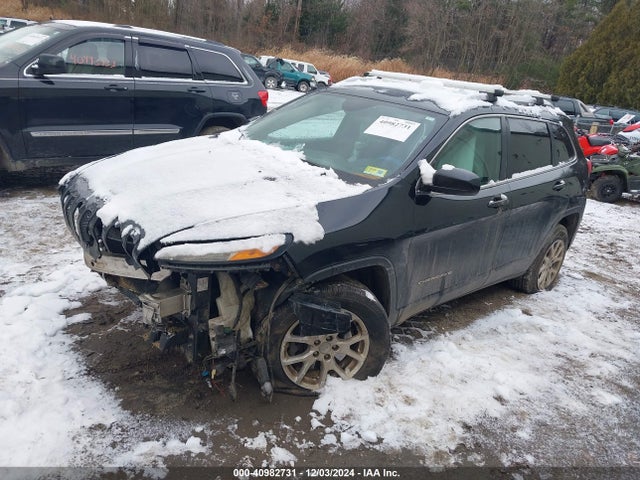 Jeep Cherokee Latitude 2015 1C4PJMCS7FW685829 Image 2