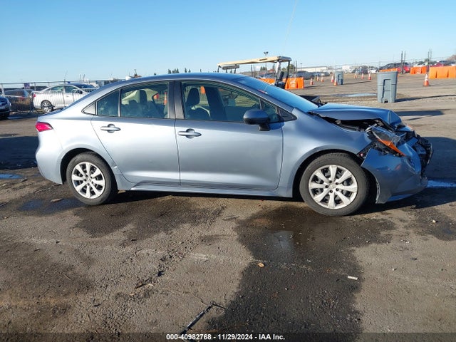 Toyota COROLLA LE 2022 JTDEPMAE2NJ220535 Image 14
