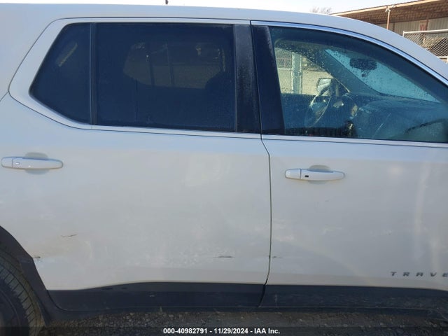Chevrolet Traverse Ls 2019 1GNERFKW7KJ299202 Image 13
