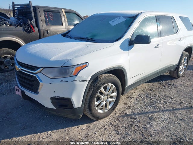 Chevrolet Traverse Ls 2019 1GNERFKW7KJ299202 Image 2