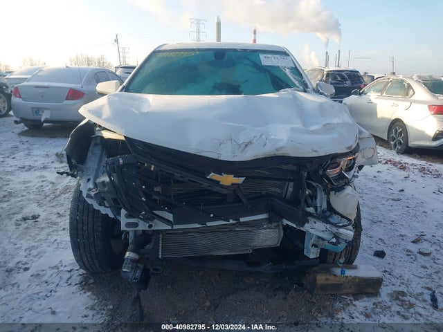 2GNAXTEX1J6177132 Chevrolet EQUINOX LT