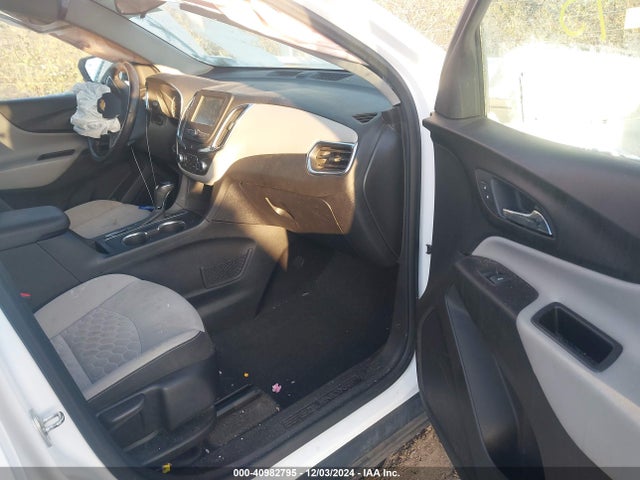 2GNAXTEX1J6177132 Chevrolet EQUINOX LT