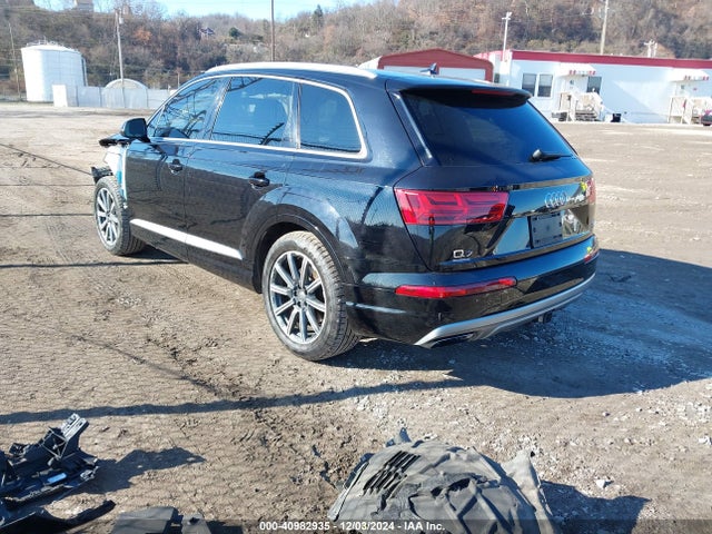 2017 AUDI Q7 WA1LAAF77HD003500 Photo 2