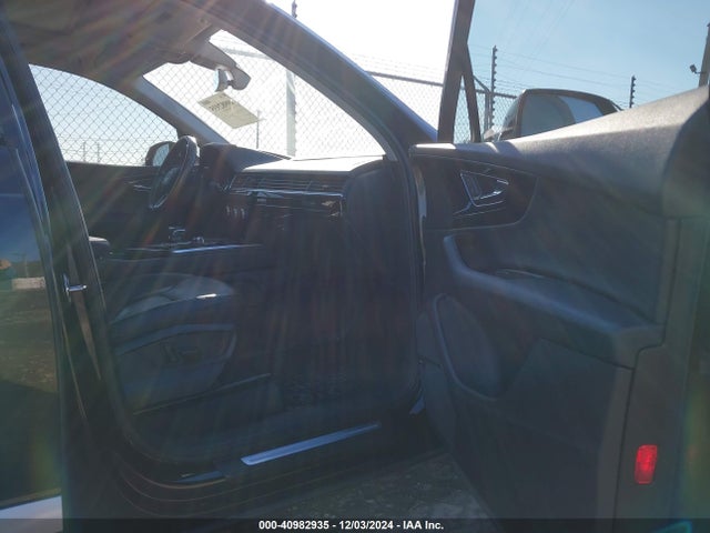 2017 AUDI Q7 WA1LAAF77HD003500 Photo 4