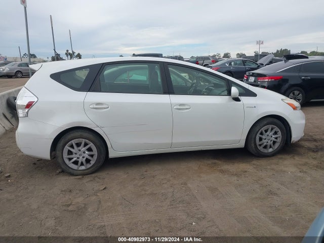 Toyota Prius V Two 2014 JTDZN3EU1E3297193 Image 13